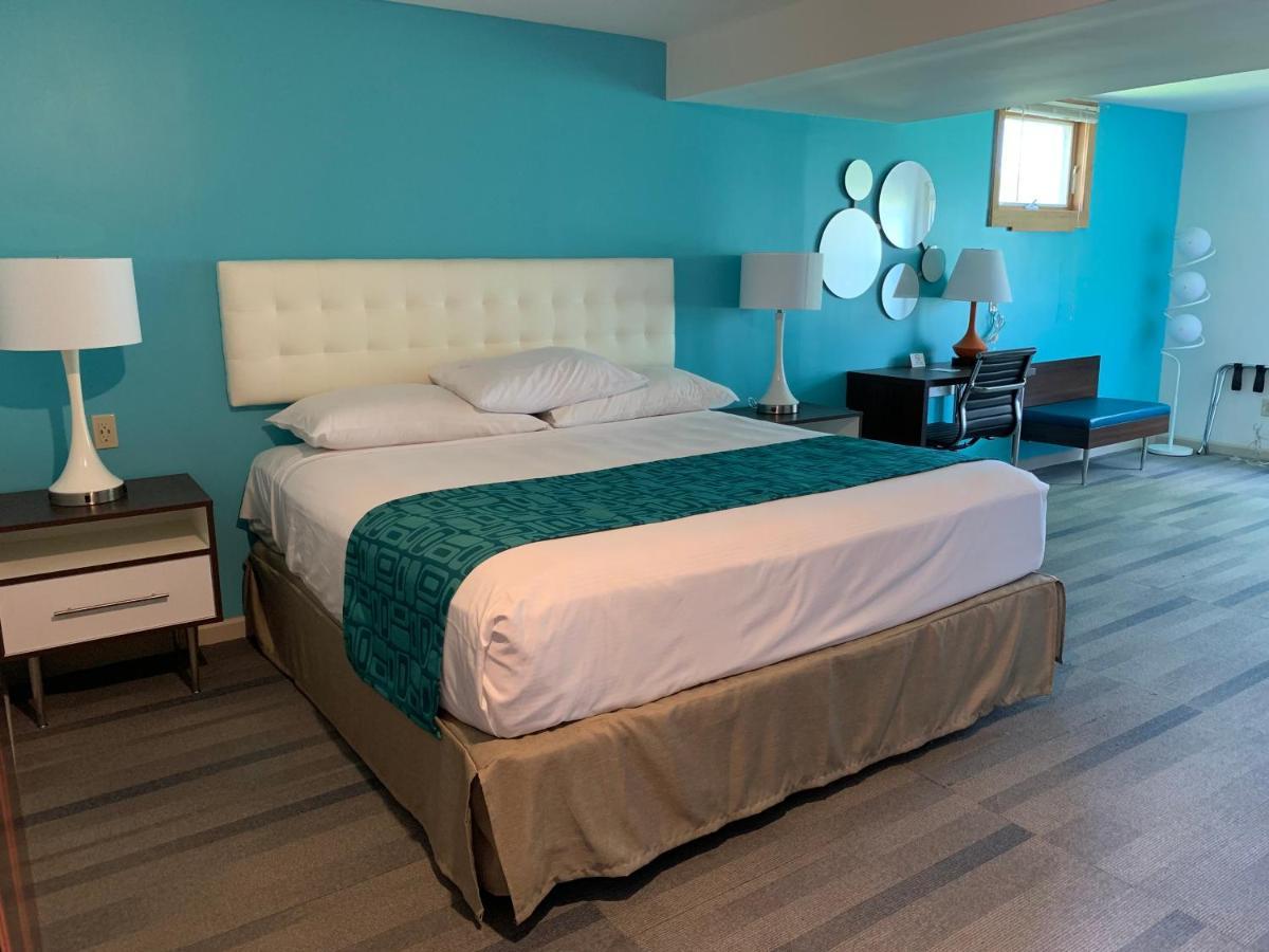 Howard Johnson By Wyndham Williamstown Esterno foto