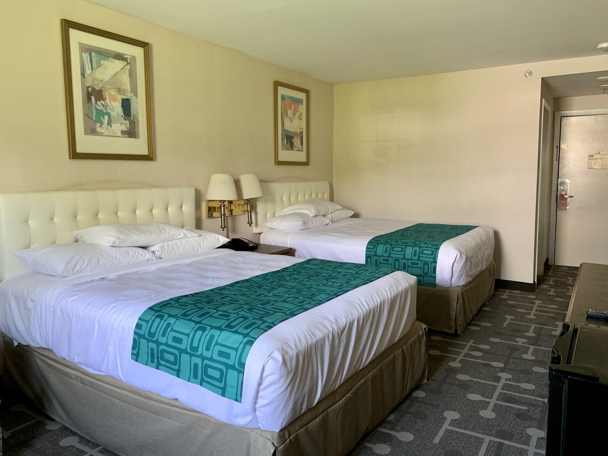 Howard Johnson By Wyndham Williamstown Esterno foto