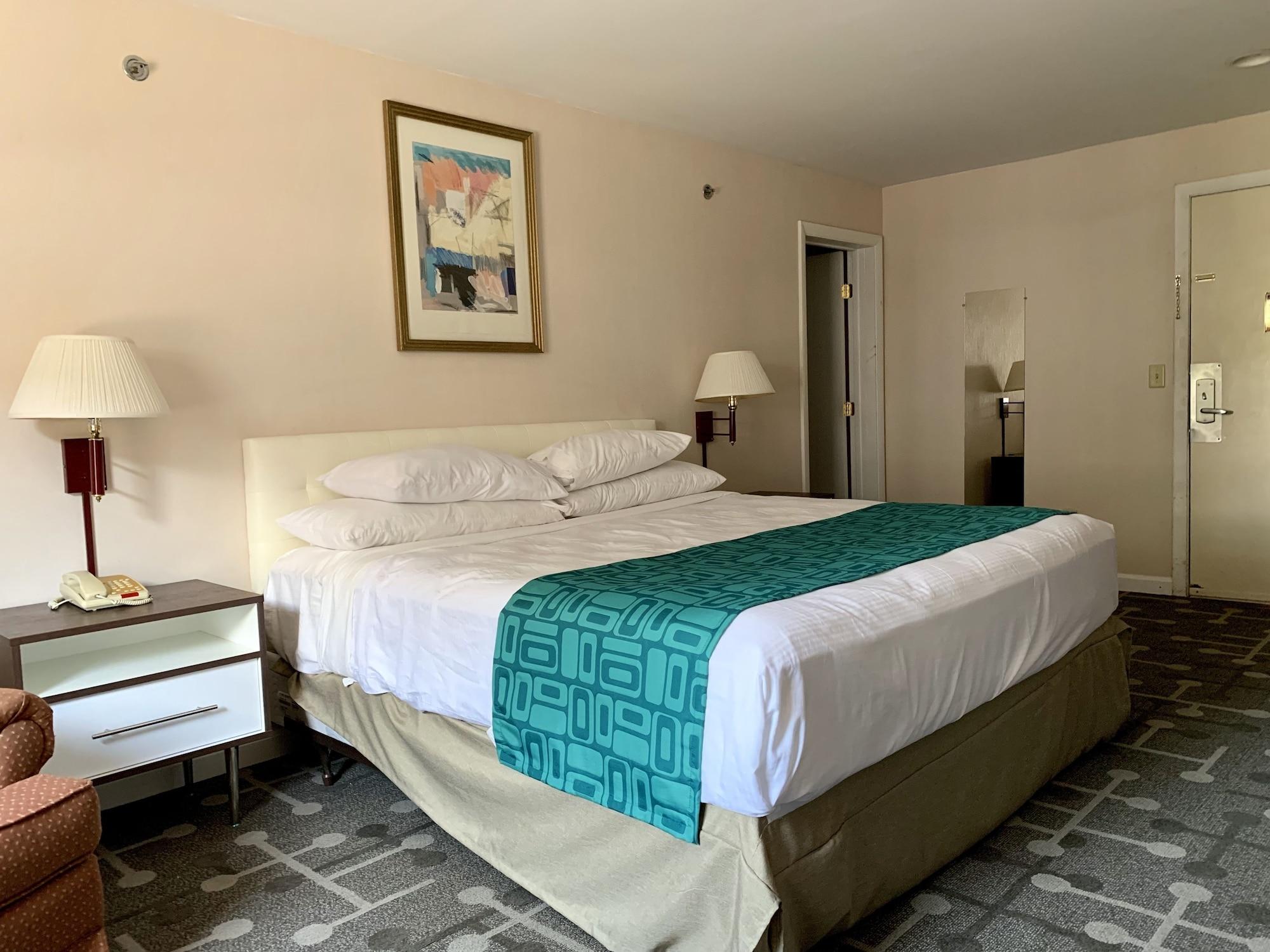 Howard Johnson By Wyndham Williamstown Esterno foto
