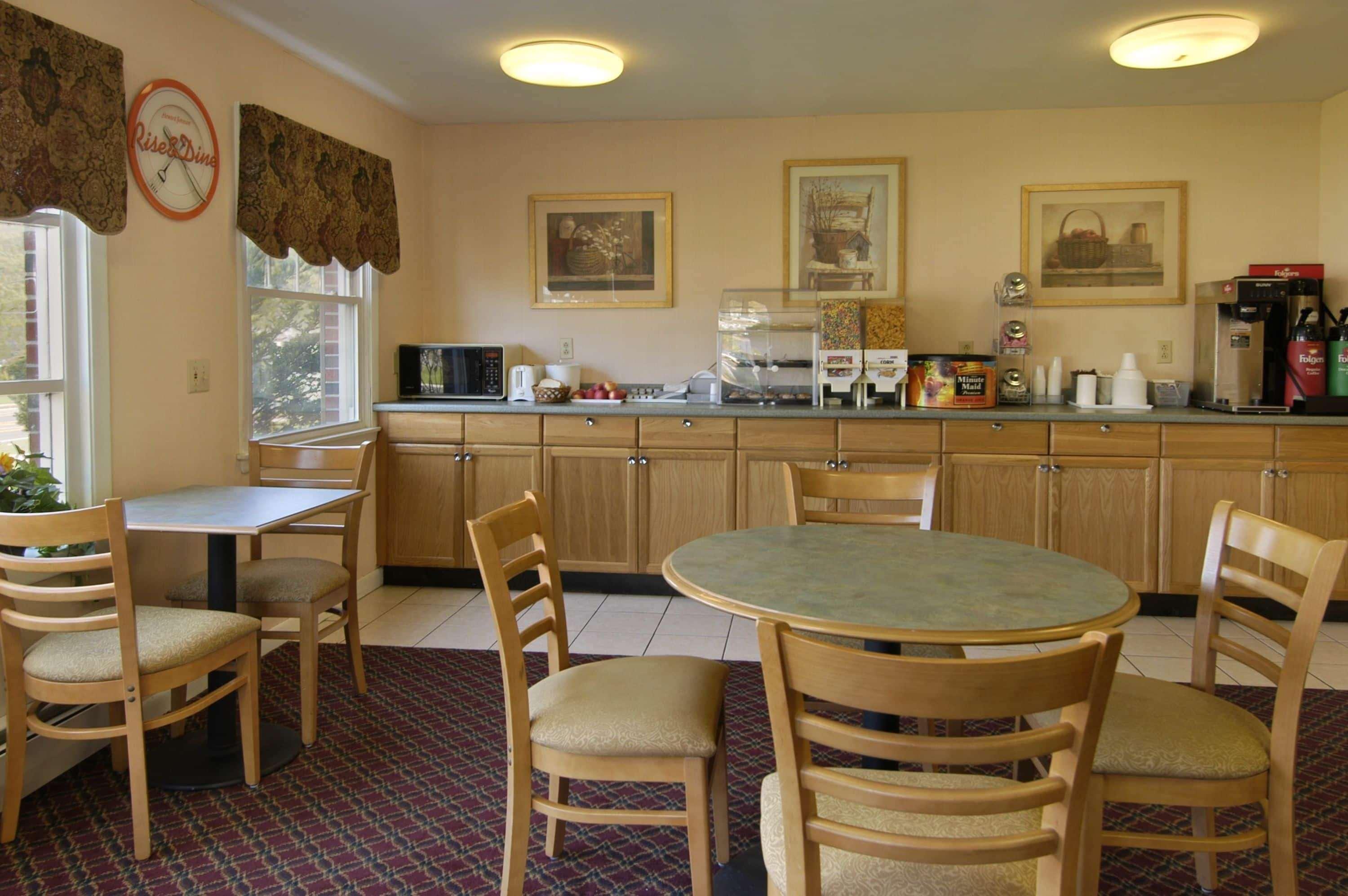 Howard Johnson By Wyndham Williamstown Esterno foto