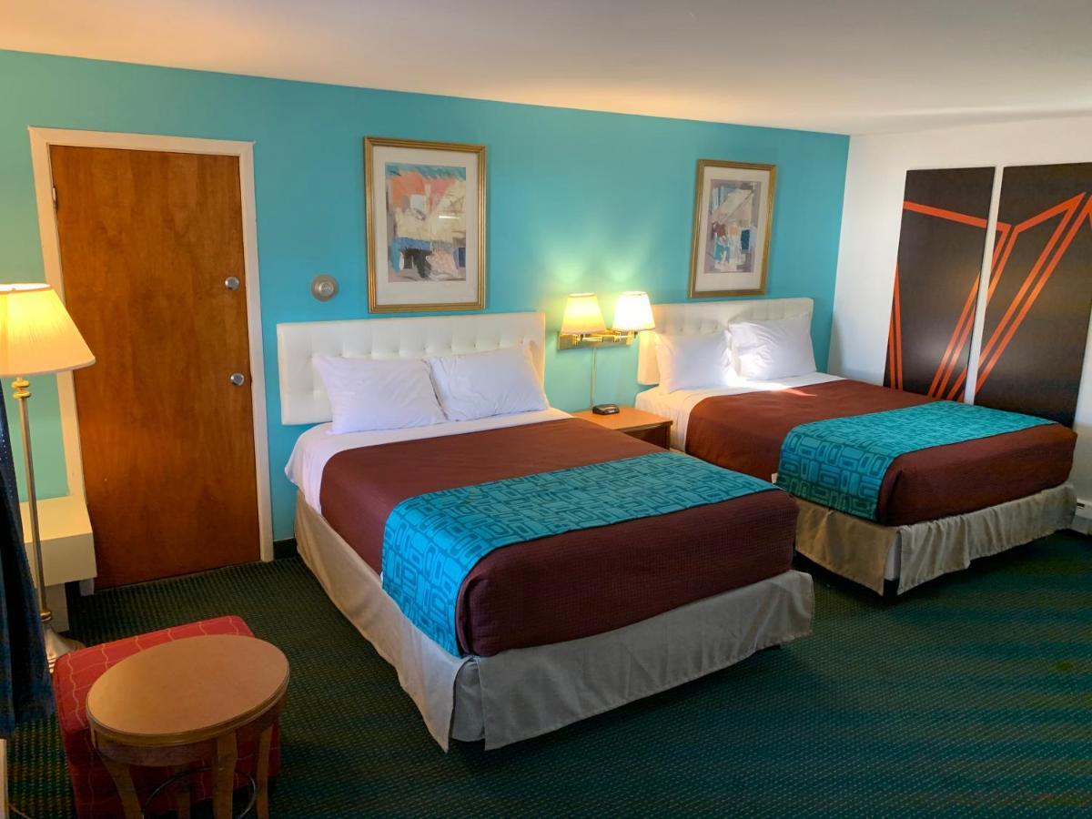 Howard Johnson By Wyndham Williamstown Esterno foto
