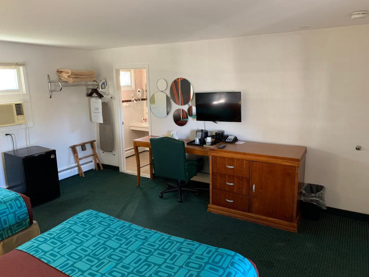 Howard Johnson By Wyndham Williamstown Esterno foto