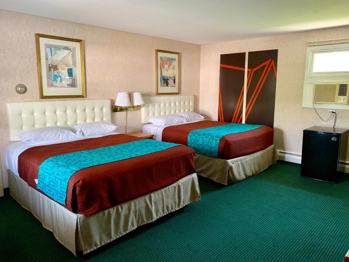 Howard Johnson By Wyndham Williamstown Esterno foto