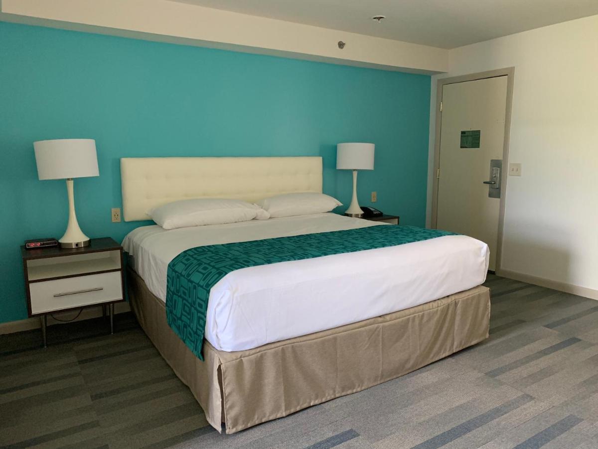 Howard Johnson By Wyndham Williamstown Esterno foto